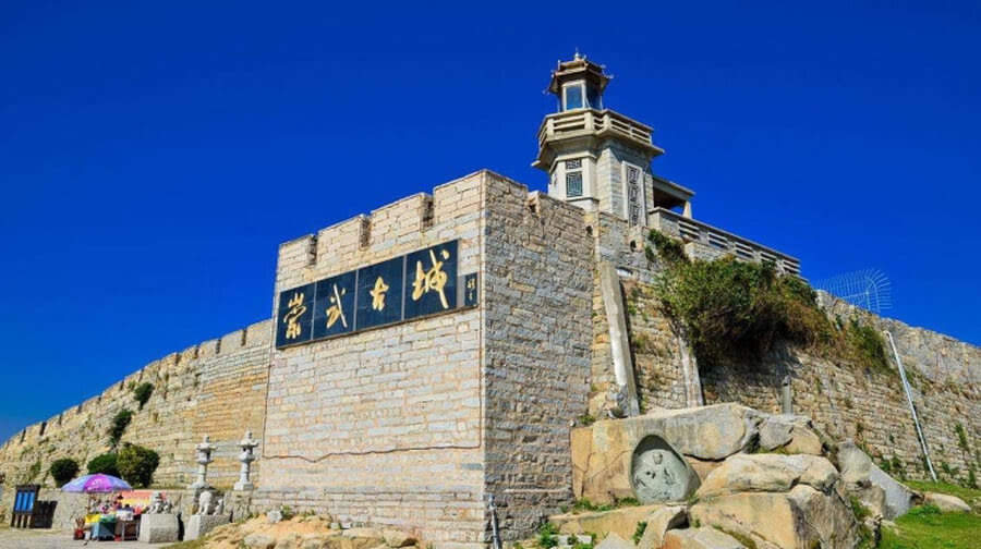 泉州崇武古城 风车岛 净峰惠女湾沙滩 小岞美术馆一日游【小岞林场