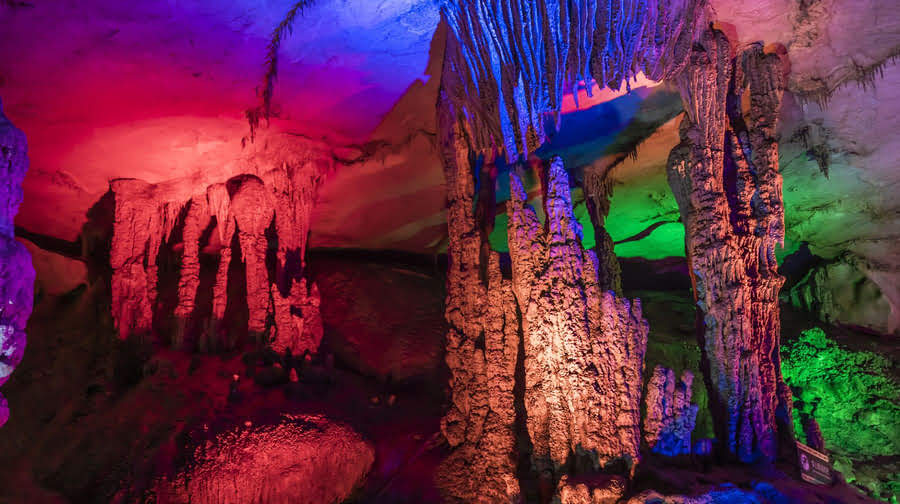 00起 景点地址:桂林市阳朔县碧莲洞景区 地图 开放时间: 8:00-18:00