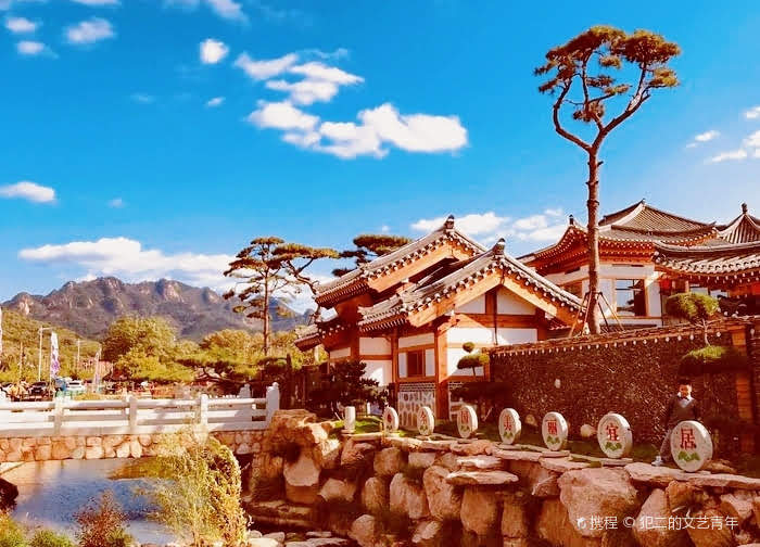 全年 09:00-20:30地址:鞍山市铁东区千山风景区上石桥村第8101-17号